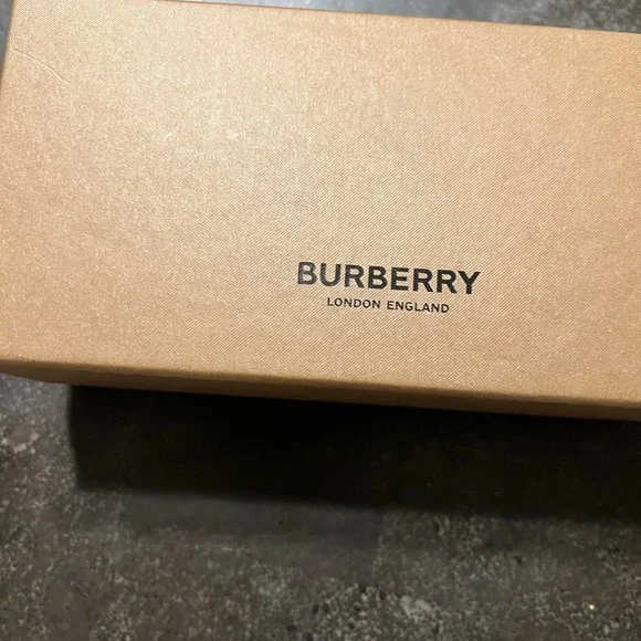 Burberry unisex sun glasses